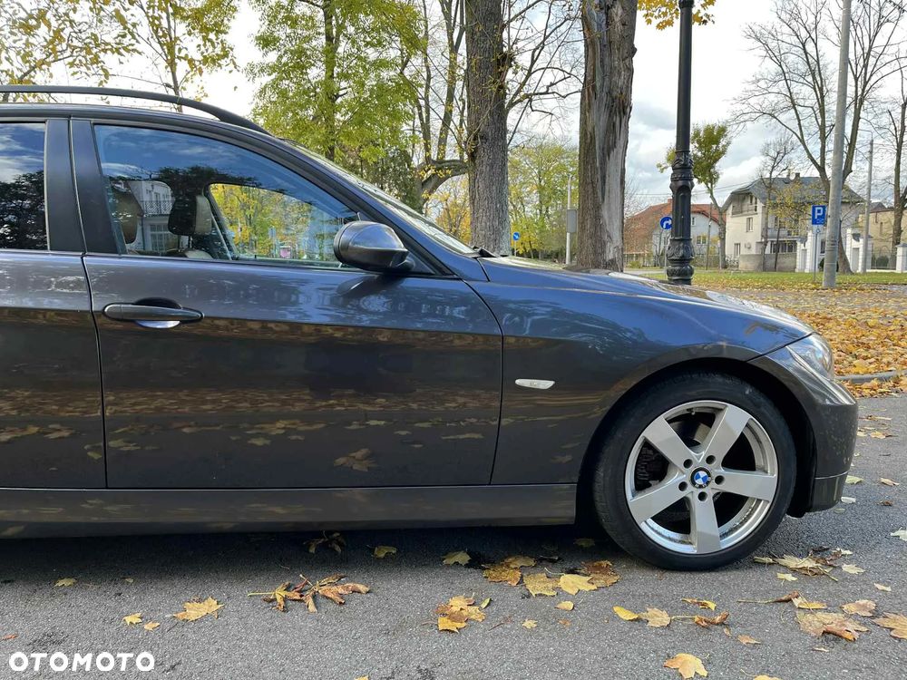 BMW Seria 3 318d - 16