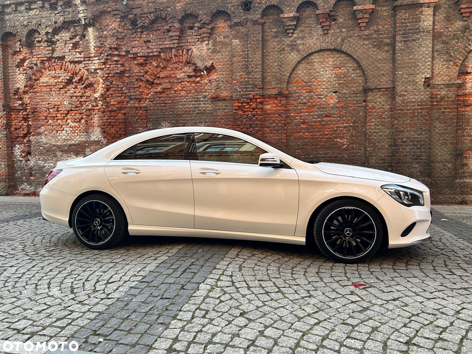 Mercedes-Benz CLA 250 4-Matic - 12