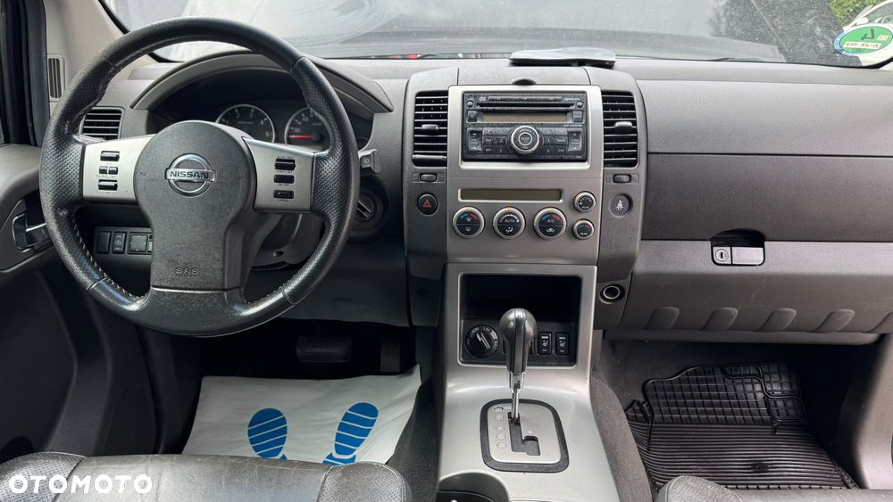 Nissan Pathfinder 2.5 DCi Elegance - 32