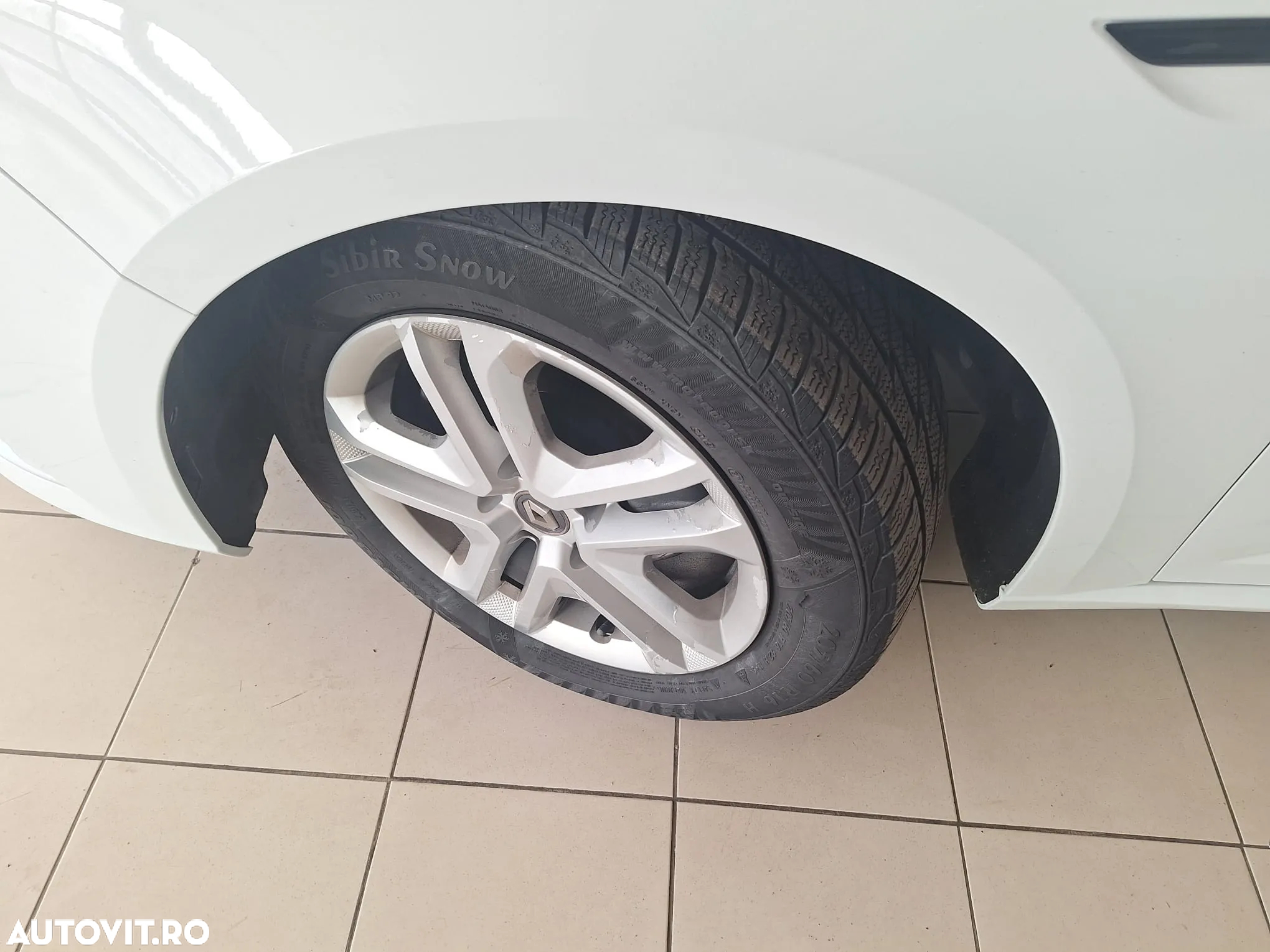 Renault Megane TCe EDC Zen - 4