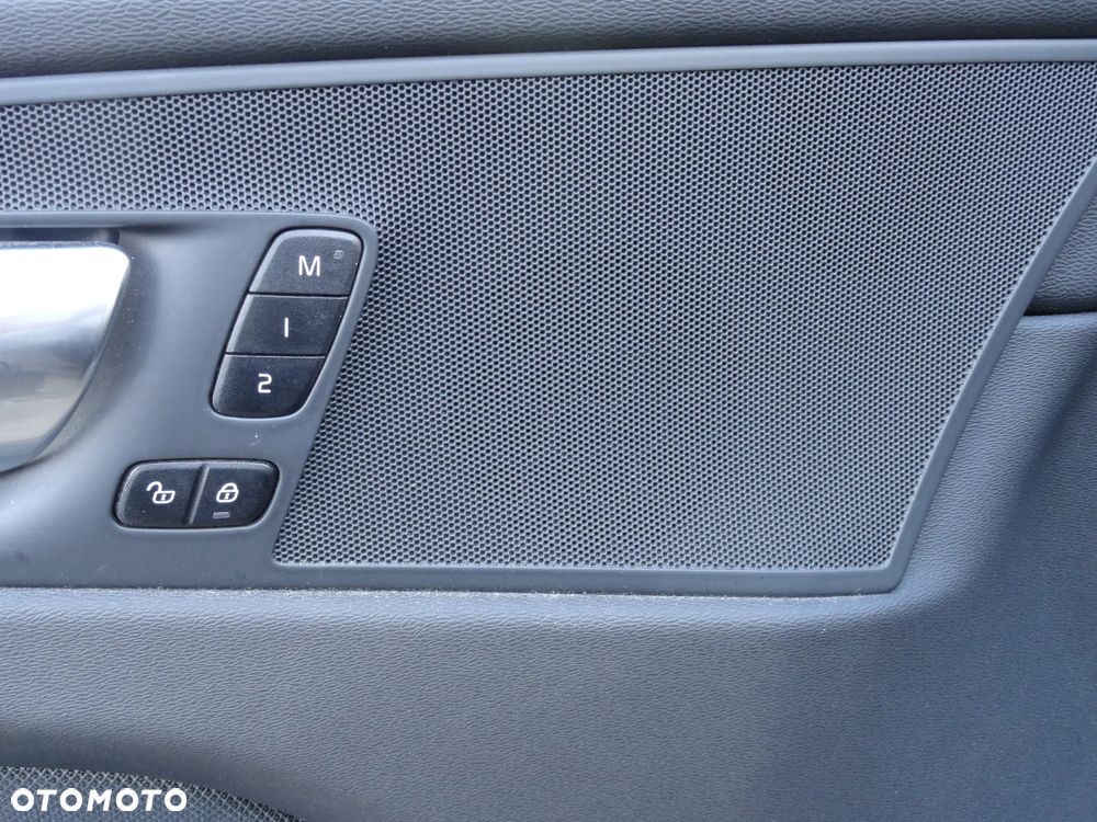 Volvo XC 60 B4 D Geartronic RDesign - 20