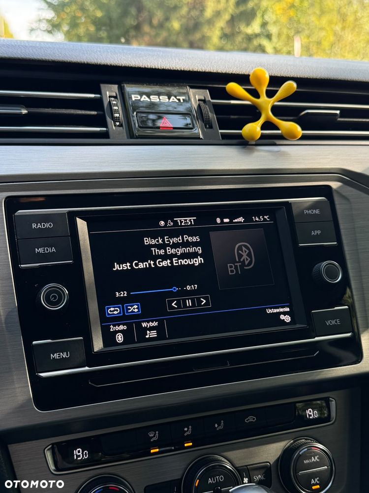 Volkswagen Passat - 31