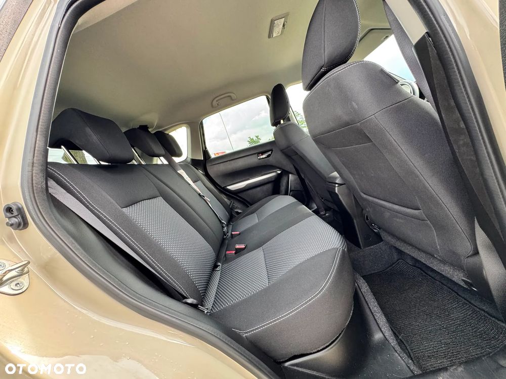 Suzuki Vitara 1.5 Dualjet Hybrid AGS Comfort - 25