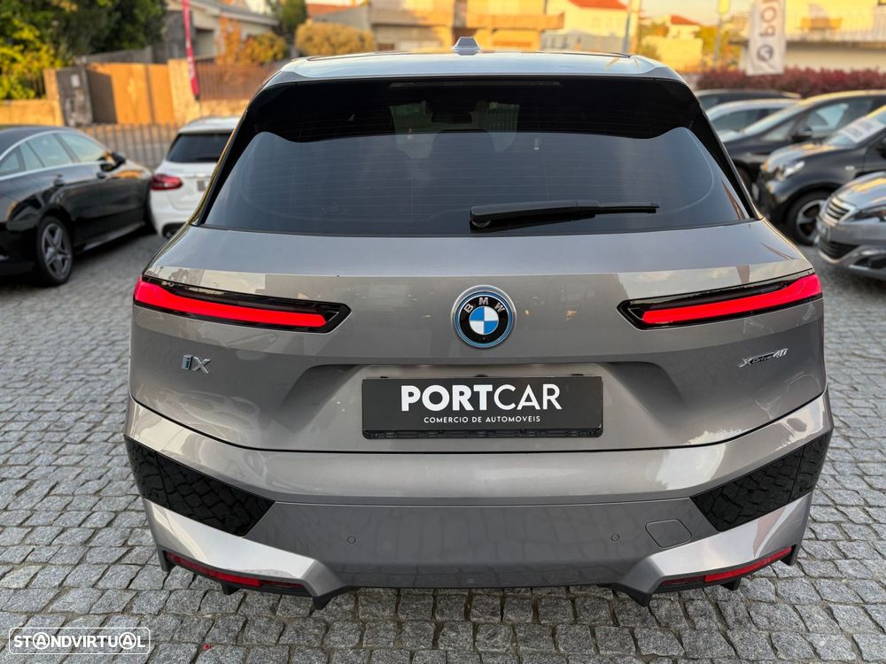 BMW iX xDrive 40 Pack Desportivo - 7
