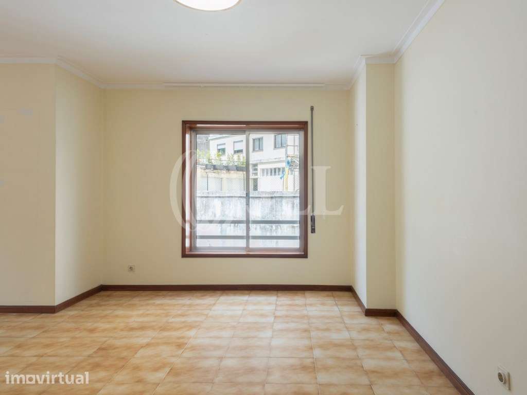 Apartamento T3 com varanda, na zona do Bonfim, Porto - Grande imagem: 4/27