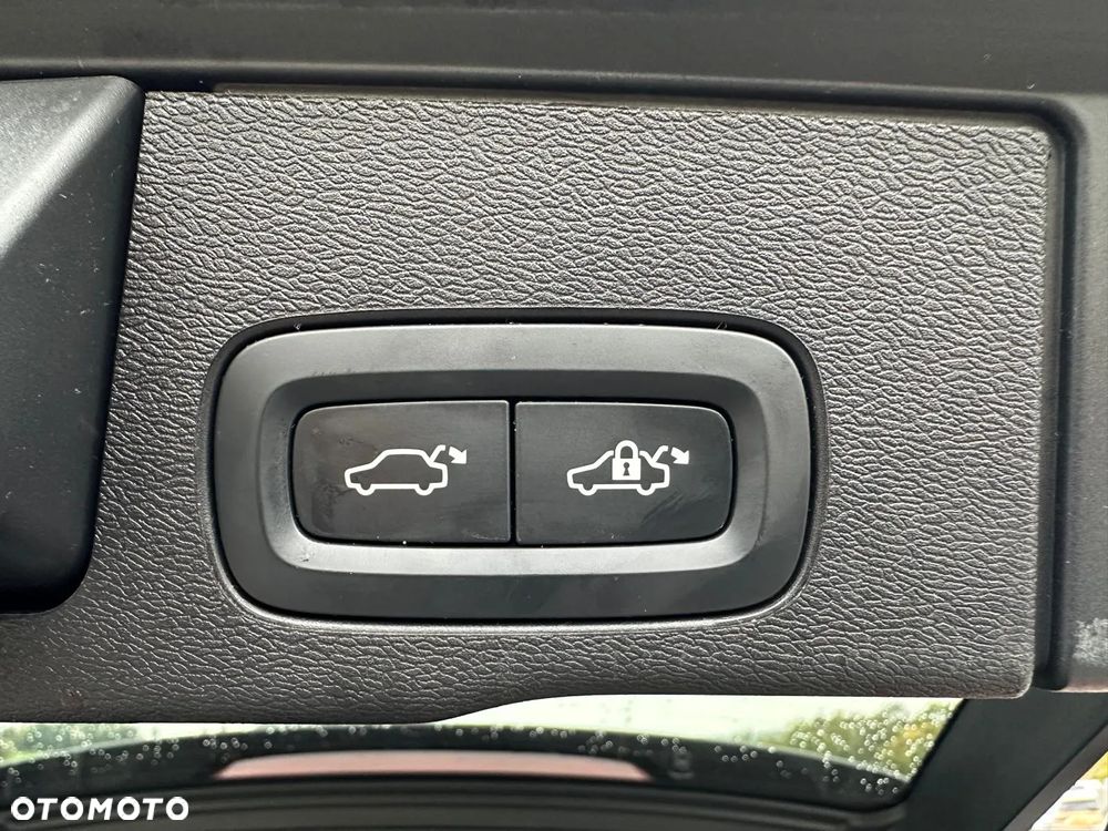 Volvo XC 60 B4 D AWD Geartronic Momentum - 24