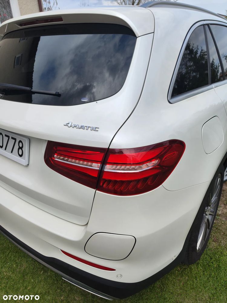 Mercedes-Benz GLC - 21