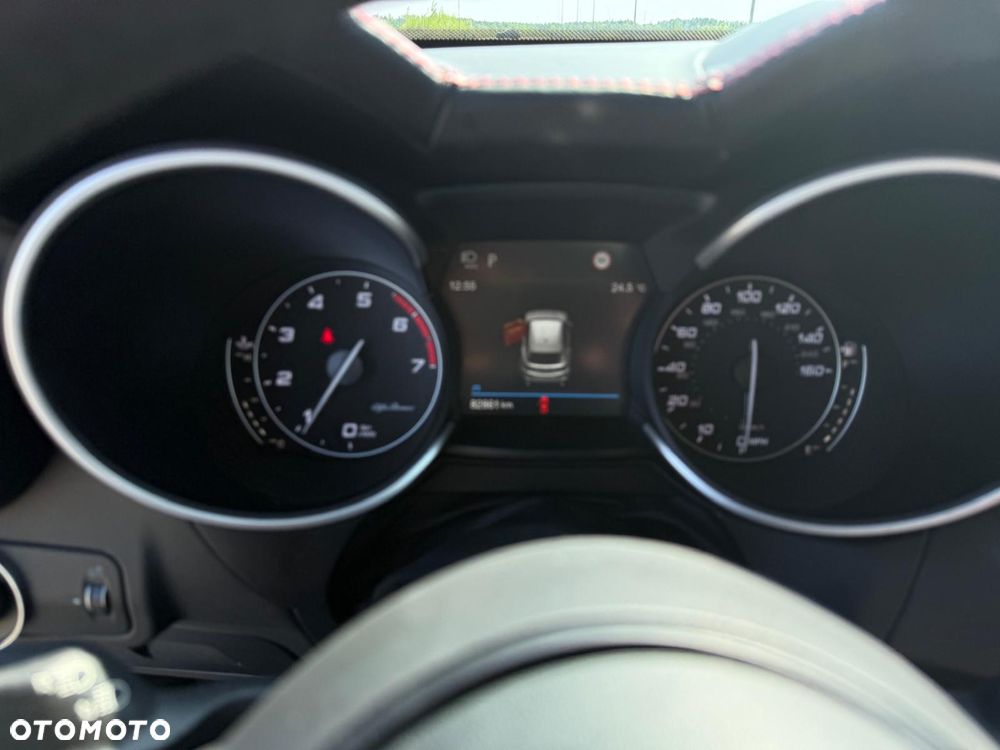 Alfa Romeo Stelvio 2.0 Turbo 16V AT8-Q4 Veloce - 11