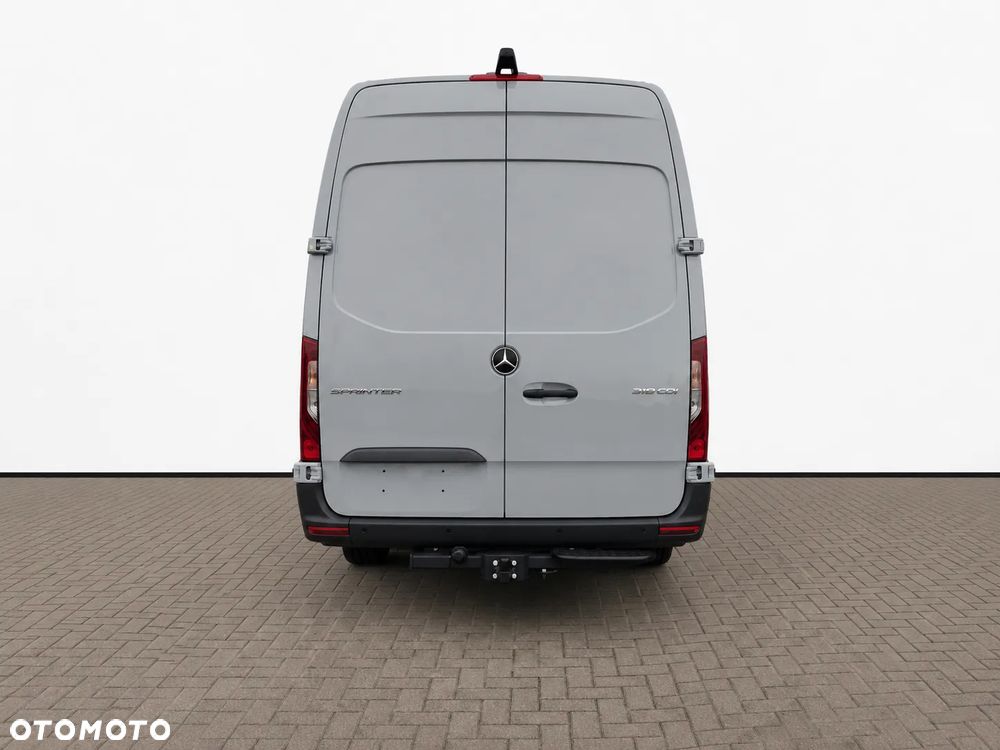 Mercedes-Benz Sprinter - 5