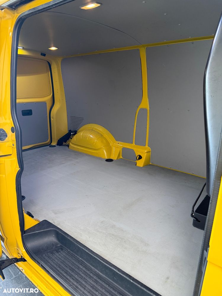 Volkswagen Transporter - 11