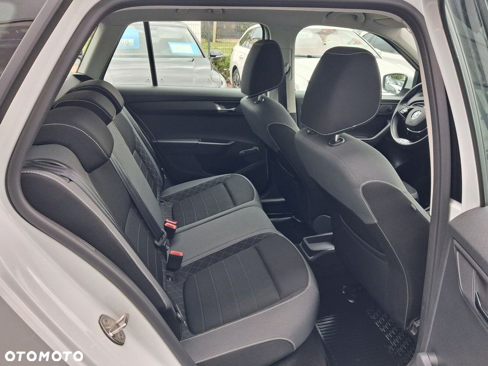 Skoda Fabia 1.0 TSI Ambition - 12