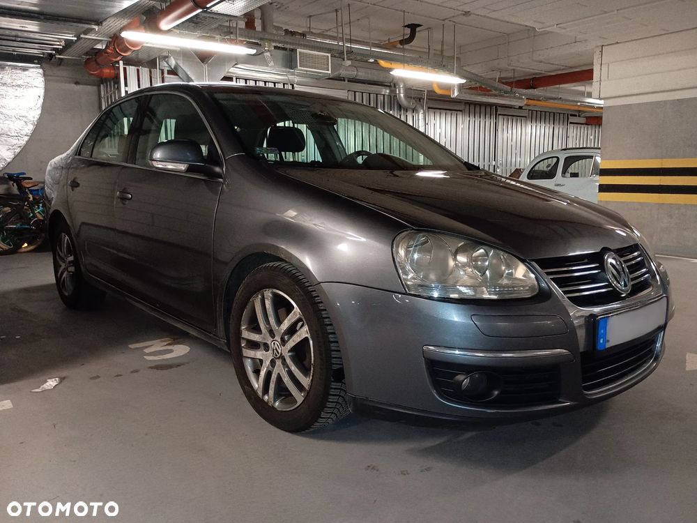 Volkswagen Jetta 2.0 FSI Comfortline - 6