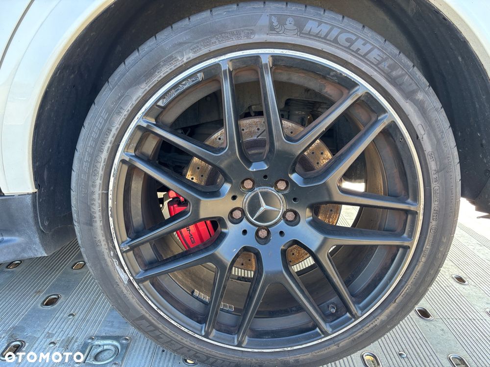 Mercedes-Benz GLE - 36