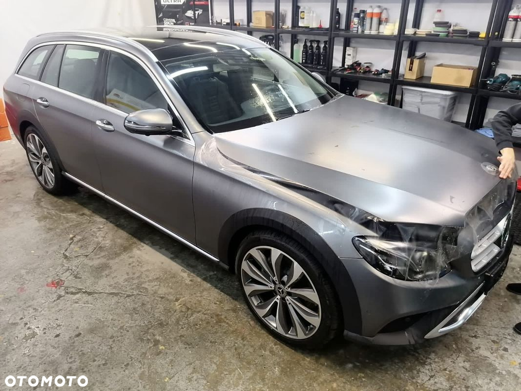 Mercedes-Benz Klasa E - 9