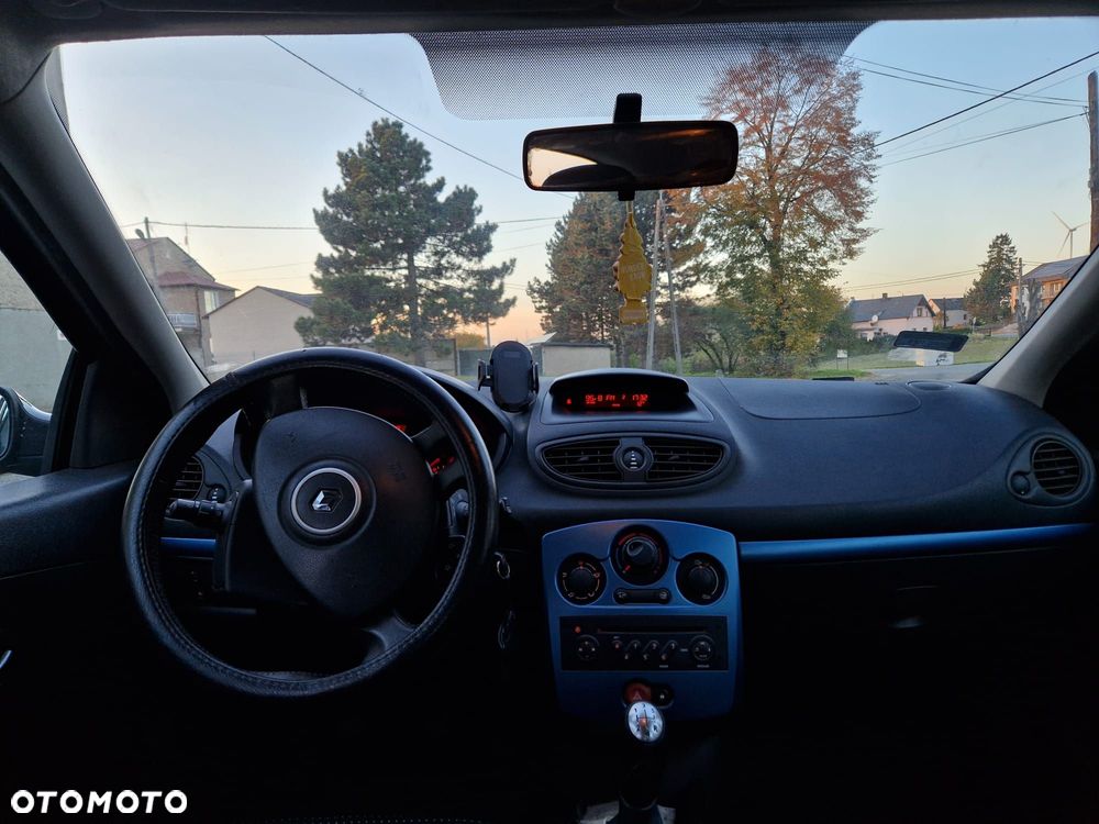 Renault Clio 1.2 16V Extreme - 11