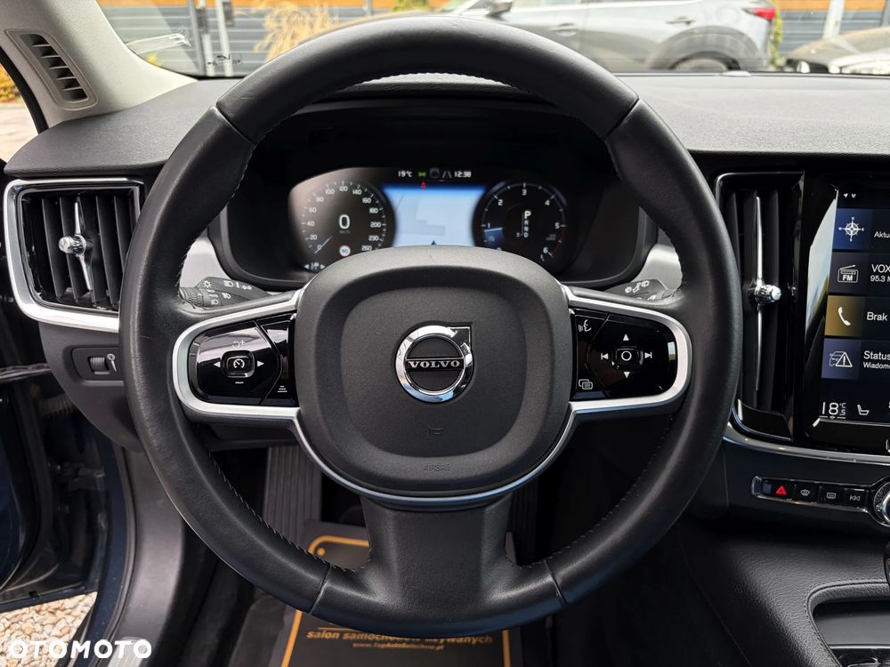 Volvo V90 D4 Geartronic Momentum Pro - 23