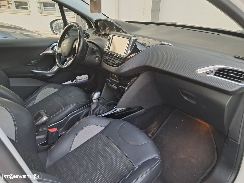 Peugeot 2008 1.6 BlueHDi Allure - 3