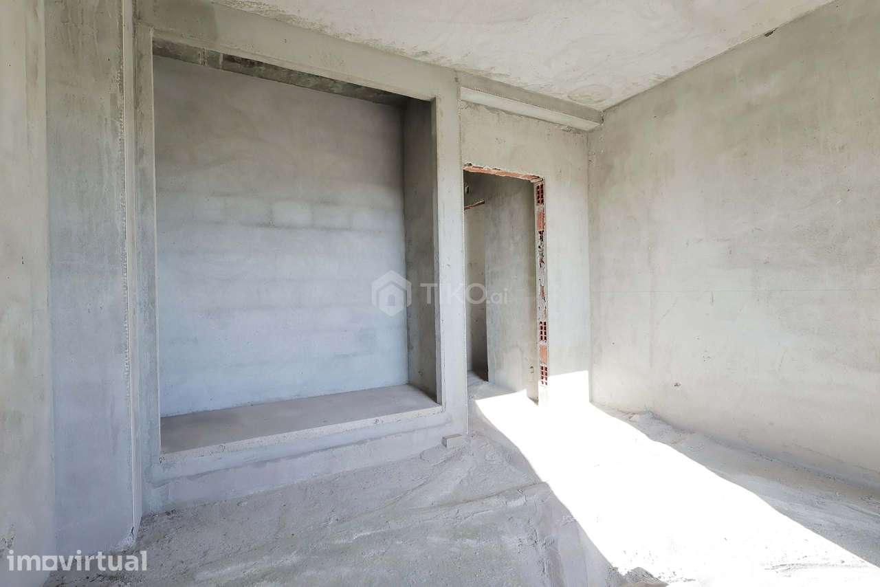 Moradia T2 com Obra Inacabada e Excelente Potencial no Montijo - Grande imagem: 3/19