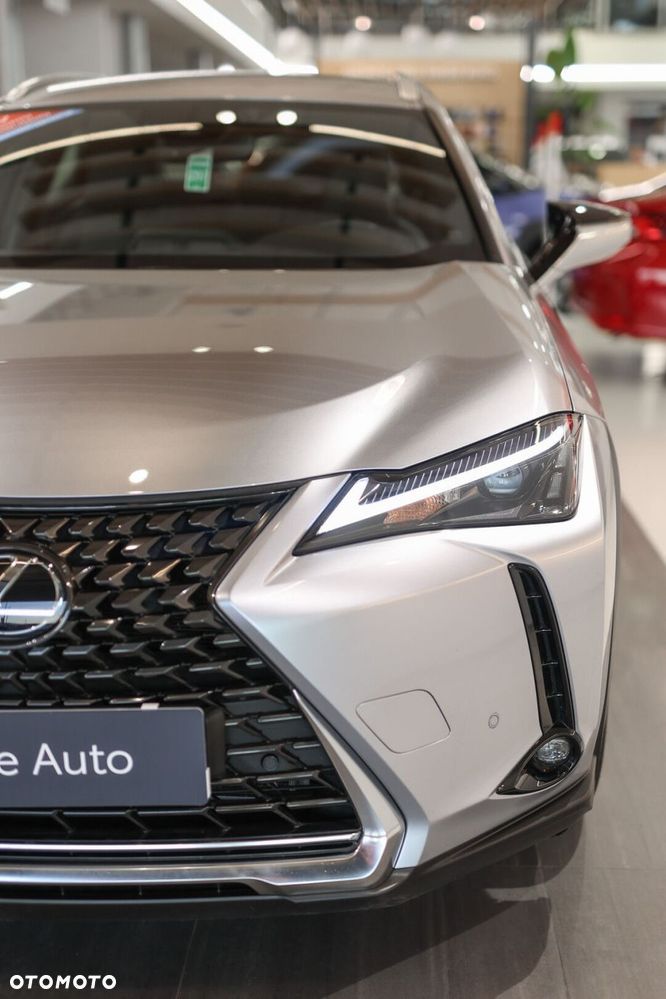 Lexus UX - 12