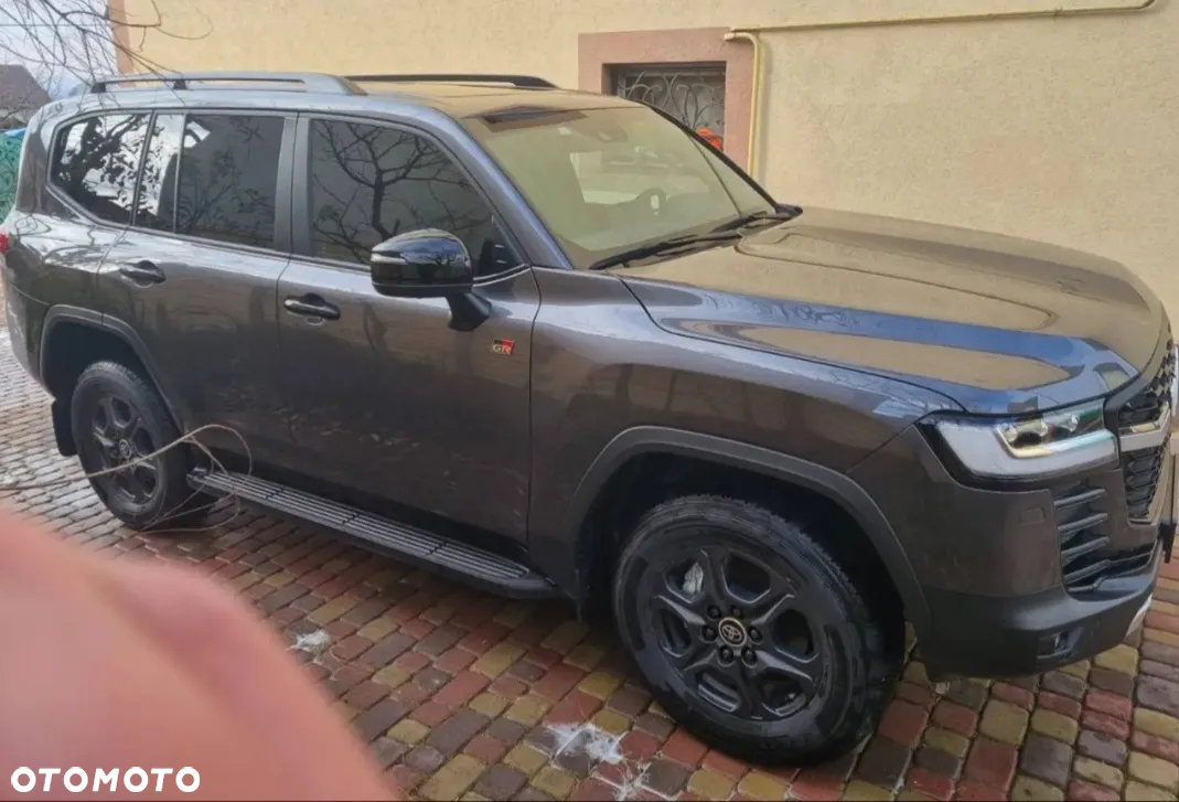 Toyota Land Cruiser - 33