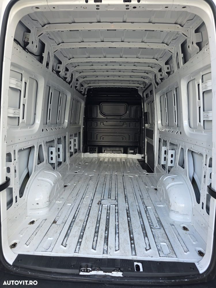 Volkswagen Crafter - 8