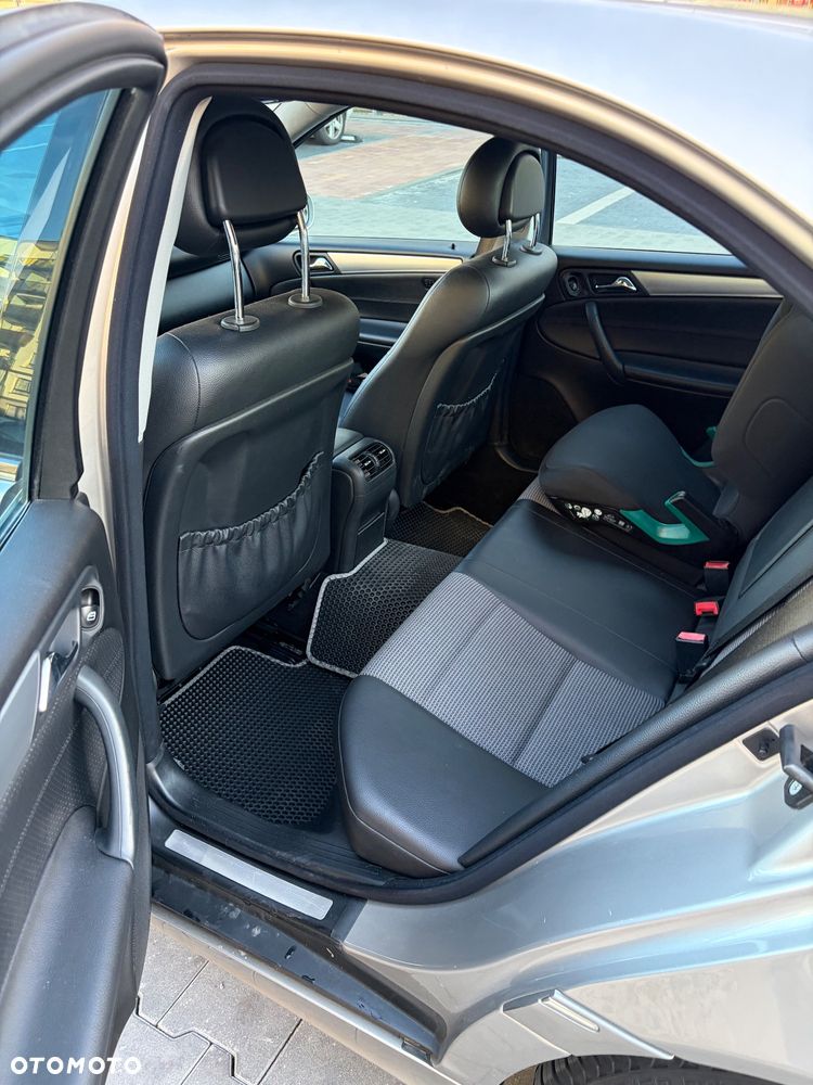 Mercedes-Benz Klasa C 200 Kompressor Automatik Avantgarde - 10