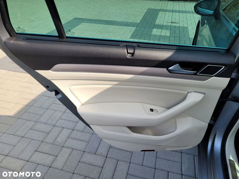 Volkswagen Passat 2.0 TDI BMT 4Mot Highline DSG - 21
