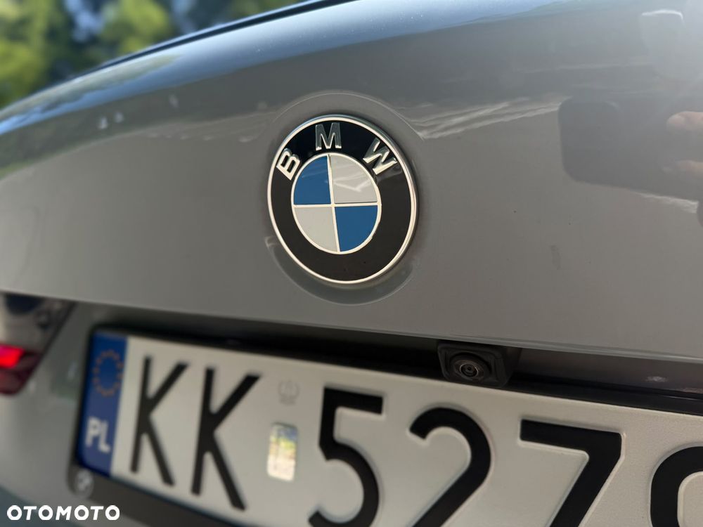 BMW Seria 3 330i xDrive M Sport - 12