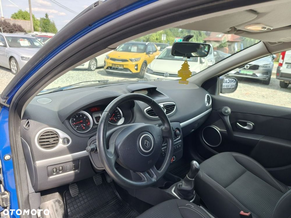 Renault Clio - 7