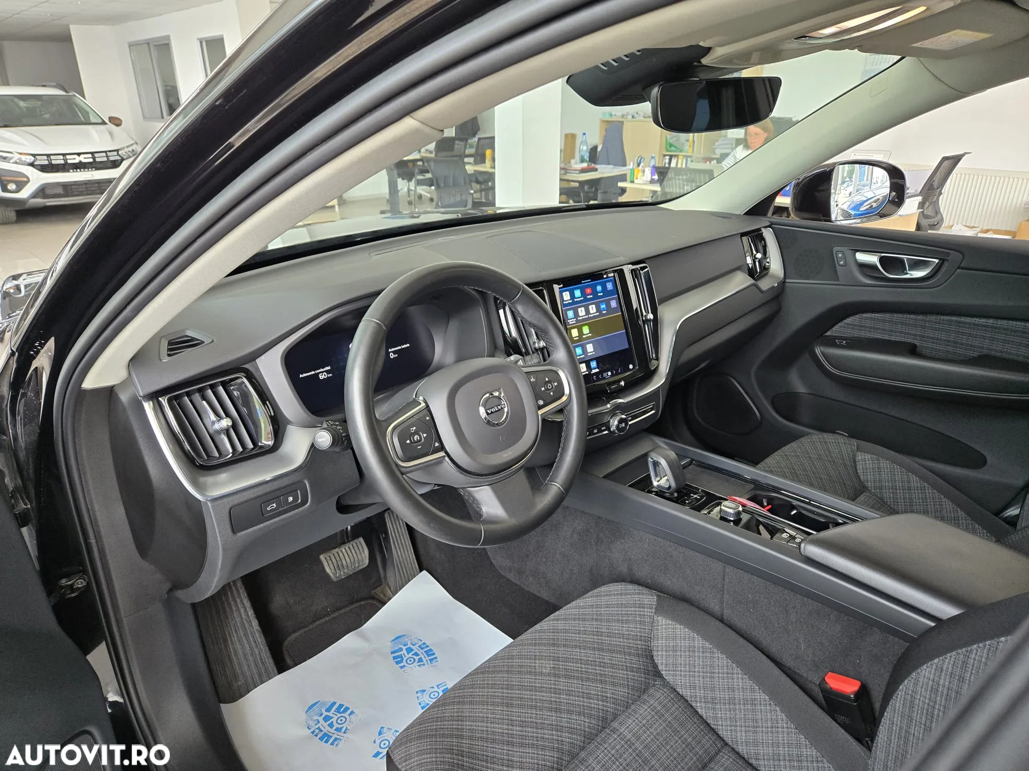 Volvo XC 60 Recharge T6 AWD AT Core - 17