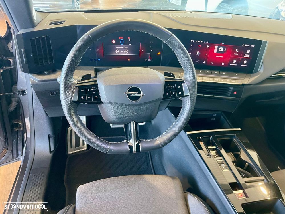 Opel Astra Sports Tourer - 11