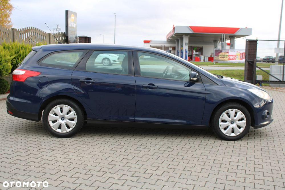 Ford Focus 1.6 Ambiente - 12