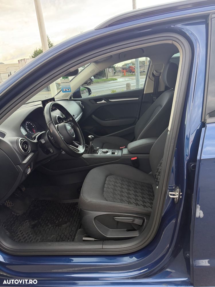 Audi A3 2.0 TDI (clean diesel) quattro Attraction - 34