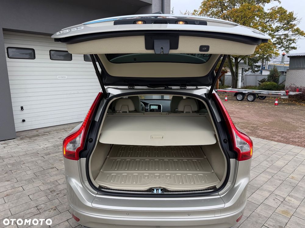 Volvo XC 60 D4 AWD Summum - 21