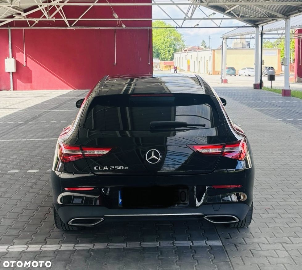 Mercedes-Benz CLA 250 e 8G-DCT Progressive - 4