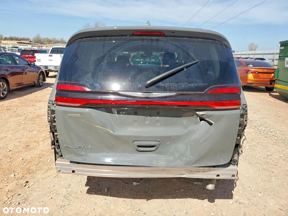 Chrysler Pacifica - 6