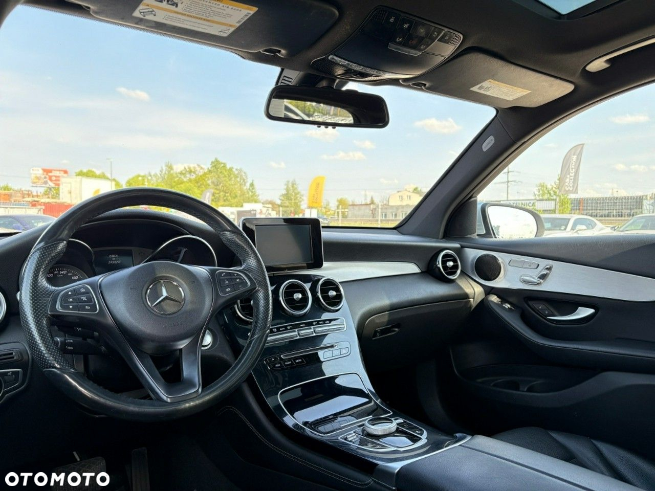 Mercedes-Benz GLC - 11