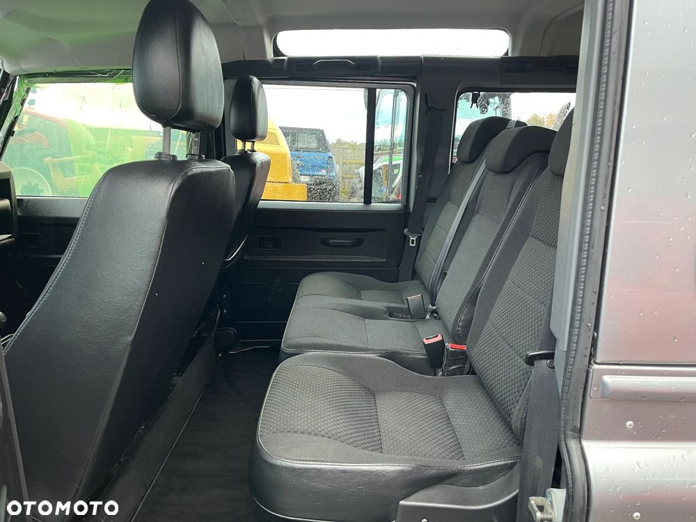 Land Rover Defender 110 DPF Station Wagon Adventure - 17