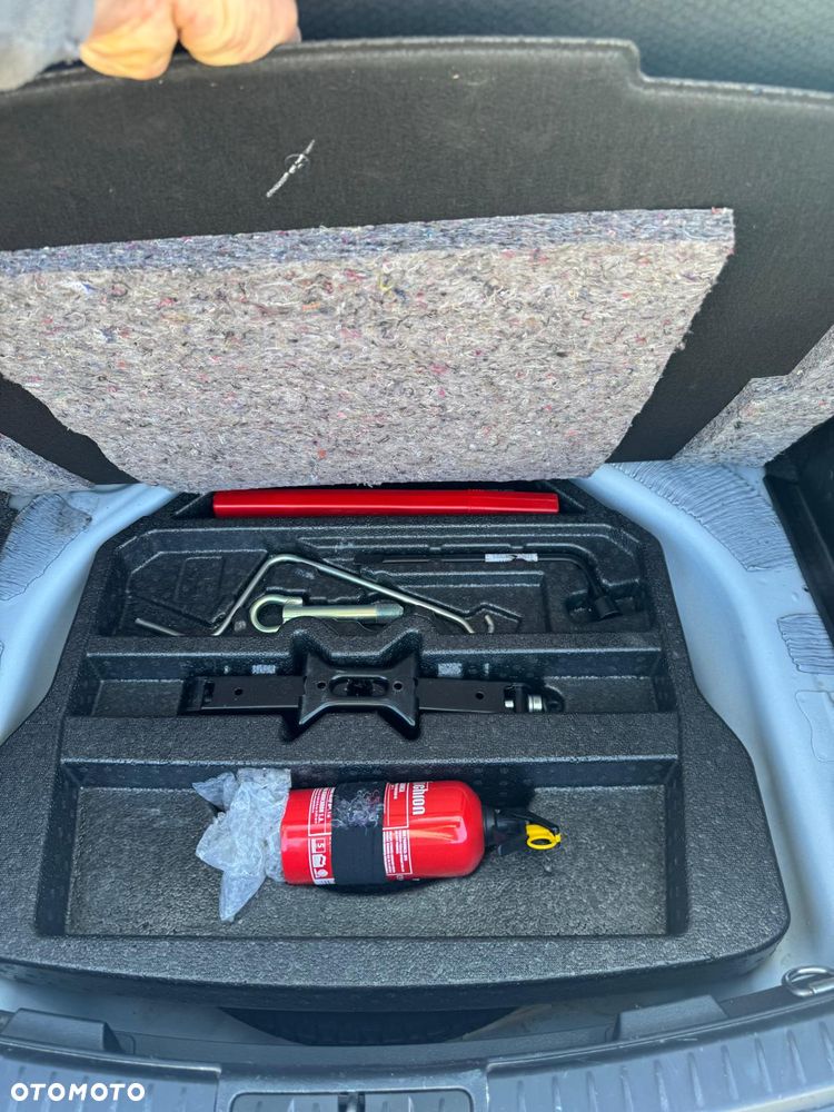 Toyota Auris Hybrid 135 Prestige - 13