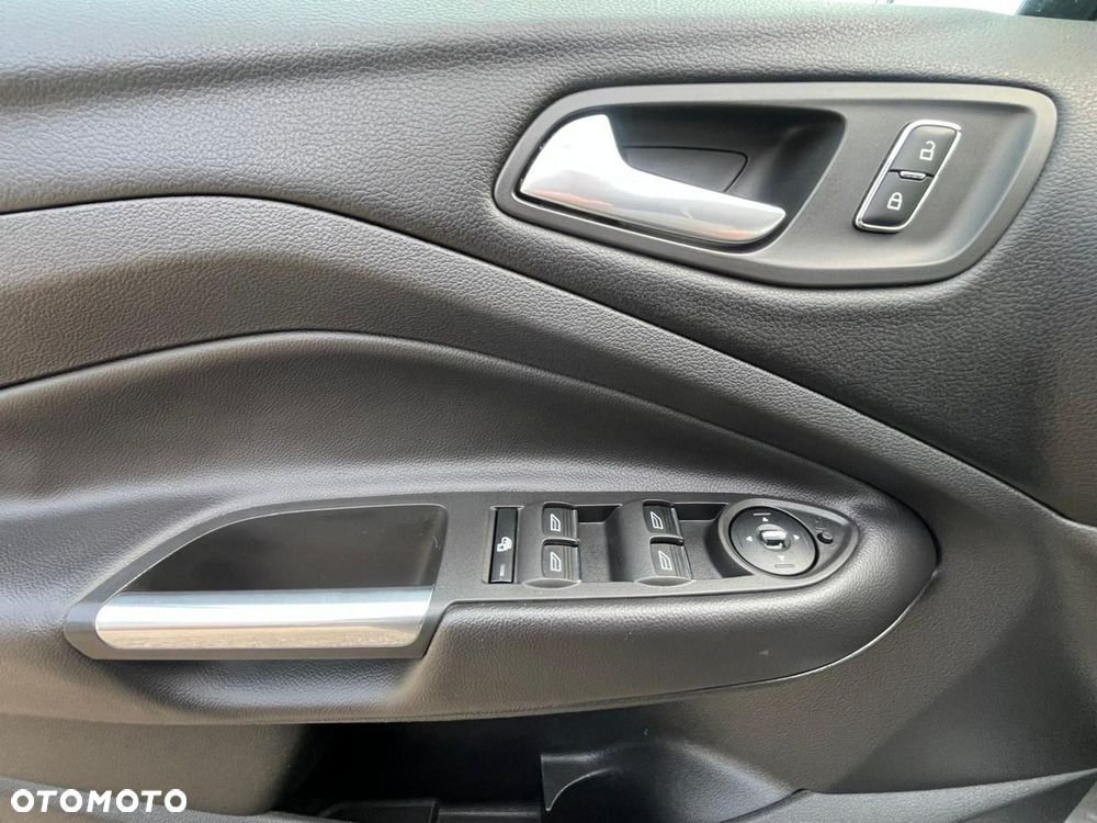Ford Kuga 1.6 EcoBoost 2x4 Titanium - 22