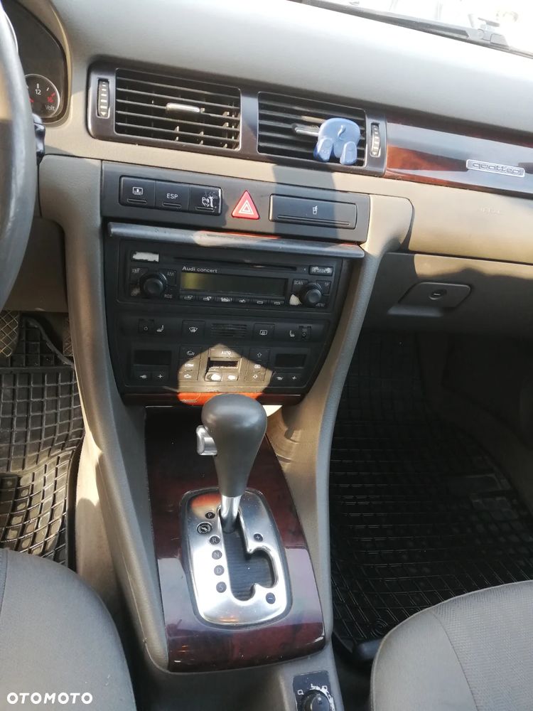 Audi A6 Limousine 2.4 Quattro Tiptr - 11