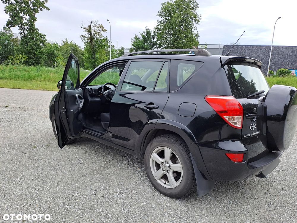 Toyota RAV4 - 1