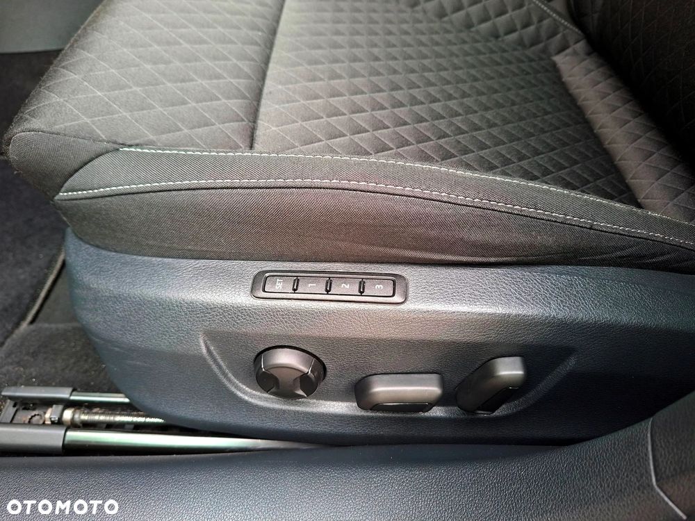 Skoda Superb 2.0 TDI DSG Premium Edition - 34