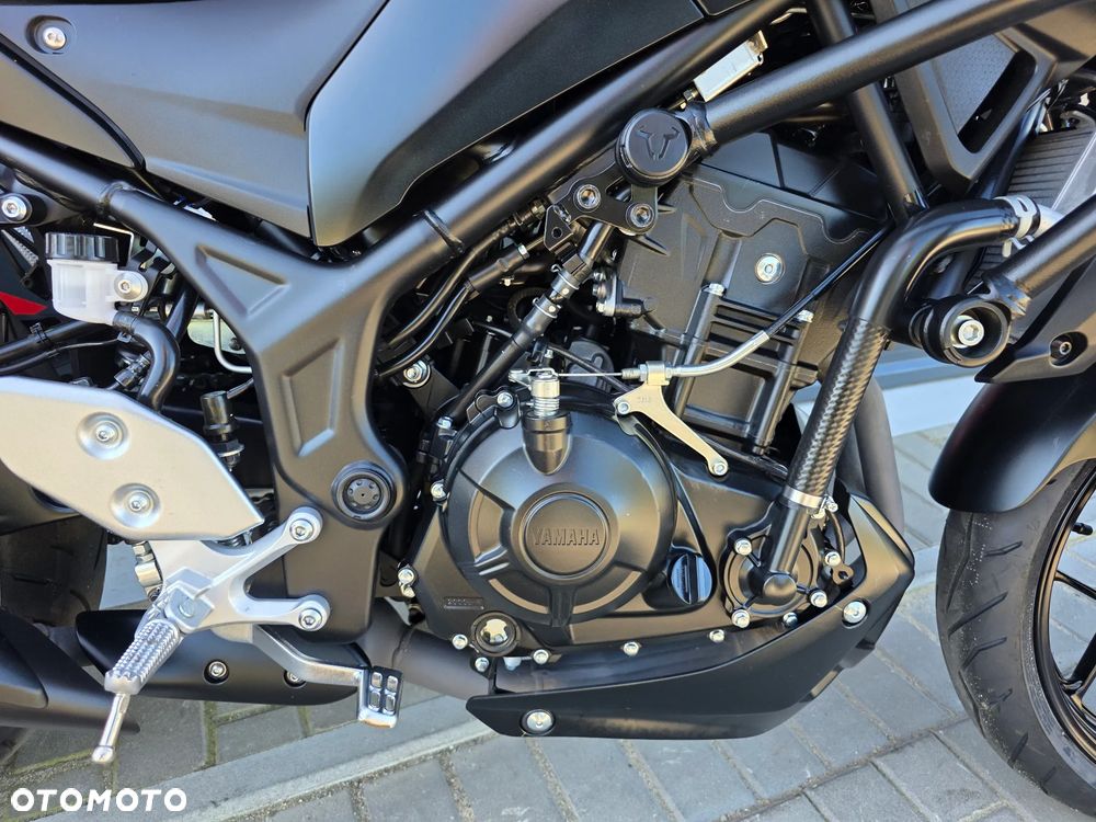 Yamaha MT - 24