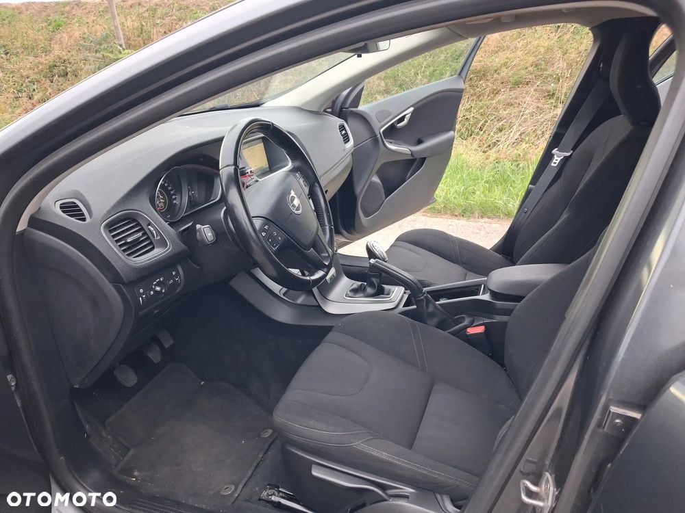 Volvo V40 D2 - 13