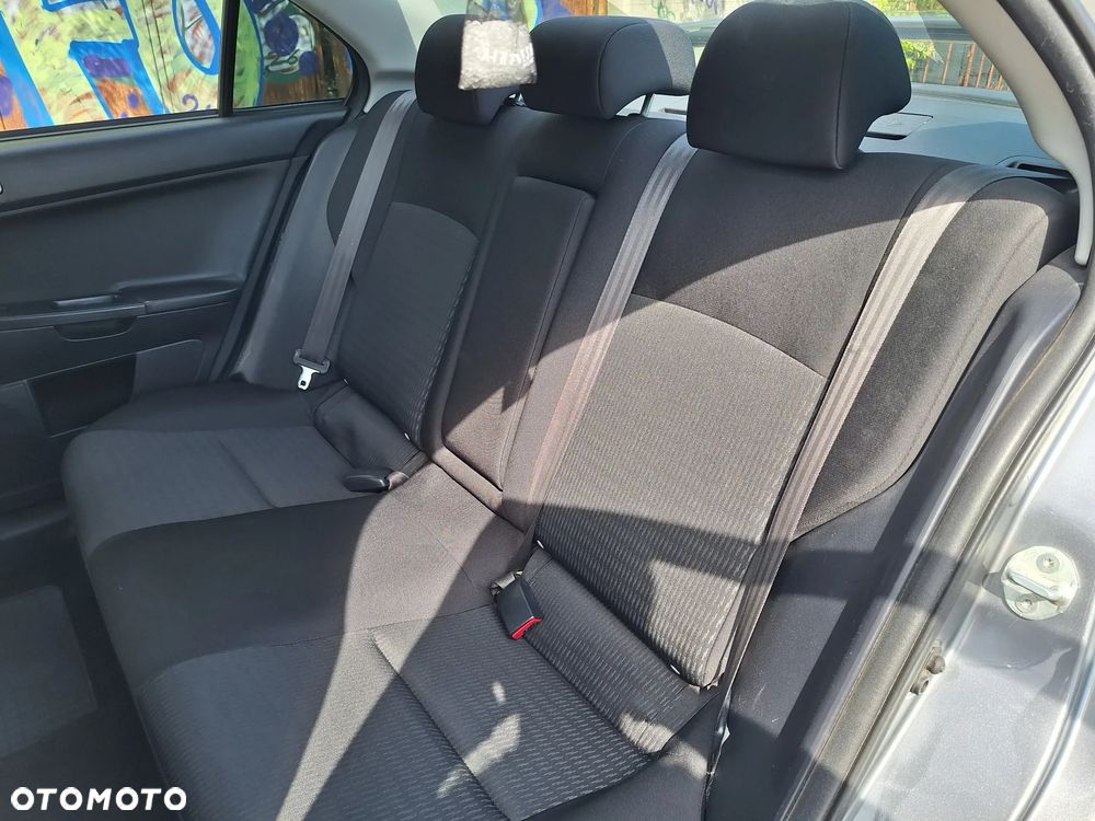 Mitsubishi Lancer - 23