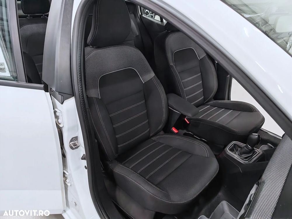 Dacia Logan TCe 90 CVT Journey - 11