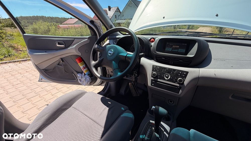 Nissan Almera Tino - 15