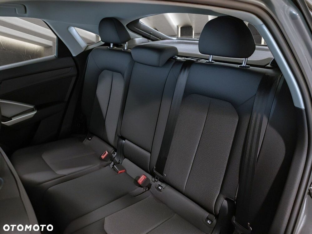 Audi Q3 Sportback - 13