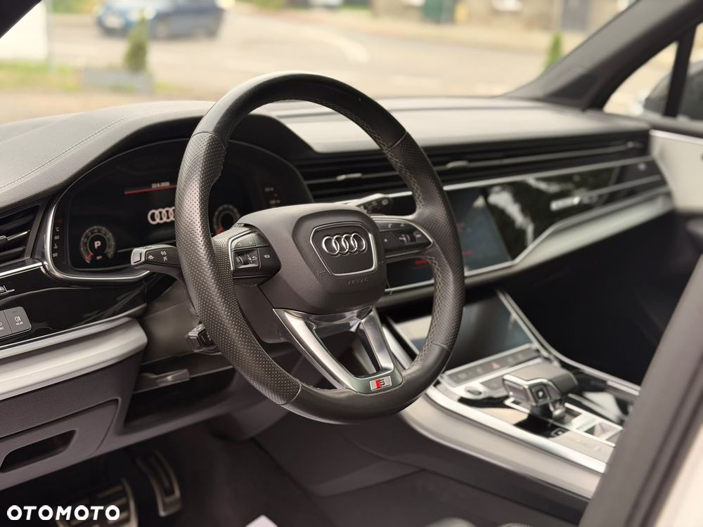 Audi Q7 55 TFSI mHEV Quattro S Line Tiptr - 17